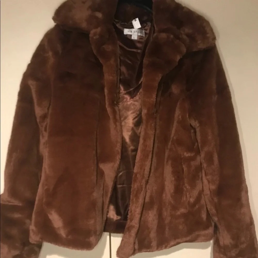 Via Spiga Crop Faux Fur Jacket, Size Large, NWT - Picture 7 of 11